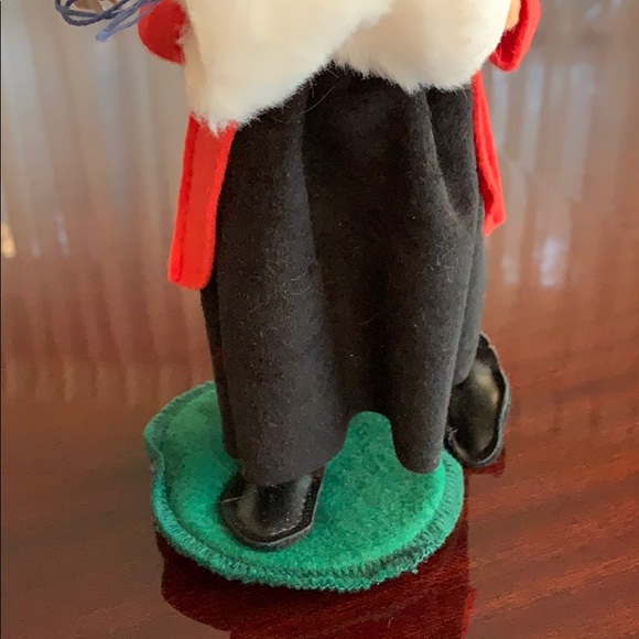 Annalee 10" Holiday Best Mrs. Santa - Picture 4 of 8